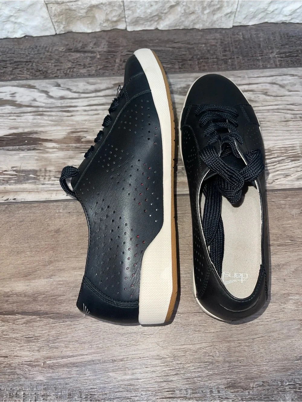 Dansko Orli Black Sneakers EUR 40 Women’s Size 9.5-10 Perforated Nappa Leather